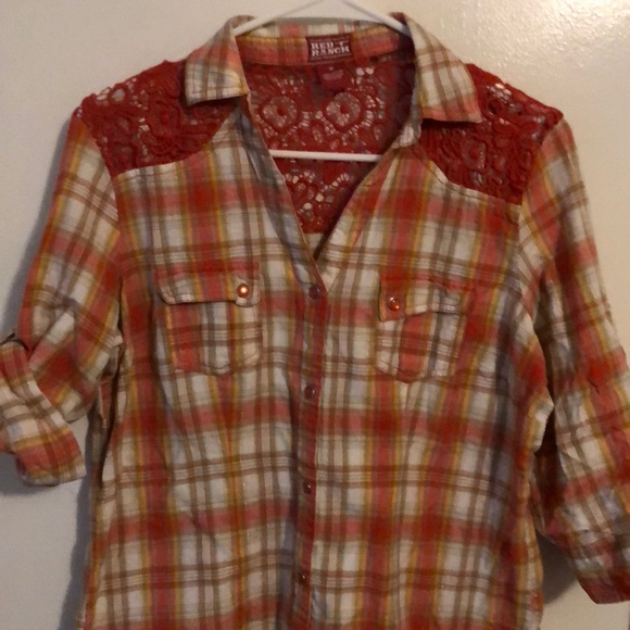 Red Ranch 1/4 sleeve snap down - Picture 2 of 6